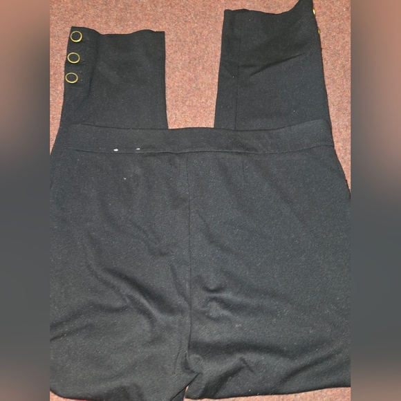 Chico's Soze .5 (US 6) Stretchy Ankle Pant With Gold Buttons On Ankle Black - Picture 6 of 7
